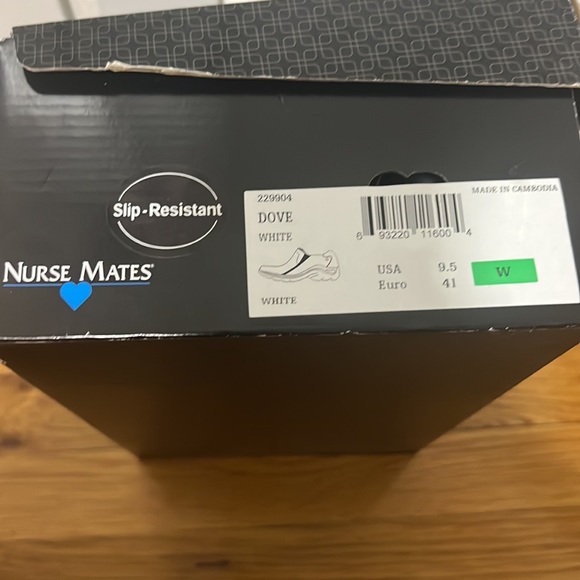 Nurse mates slip resistant dove white shoes. Size 9.5 w - Picture 8 of 8